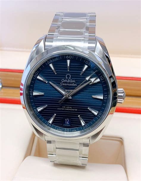 Comprar relojes Omega Seamaster nuevos en Chrono24.